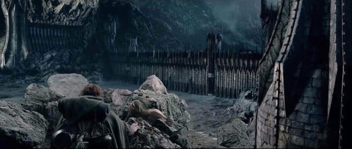 image of black gate of mordor from lord of the rings